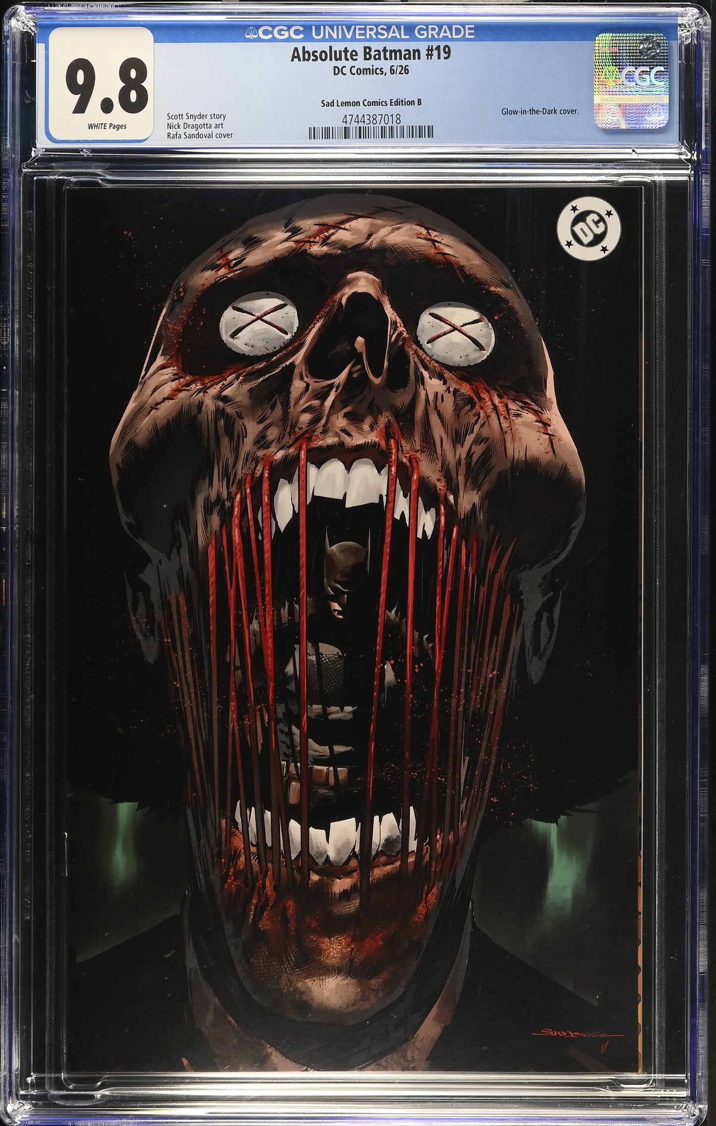 ABSOLUTE BATMAN #19 RAFA SANDOVAL GLOW IN THE DARK VIRGIN VARIANT LIMITED TO 800 COPIES CGC 9.8