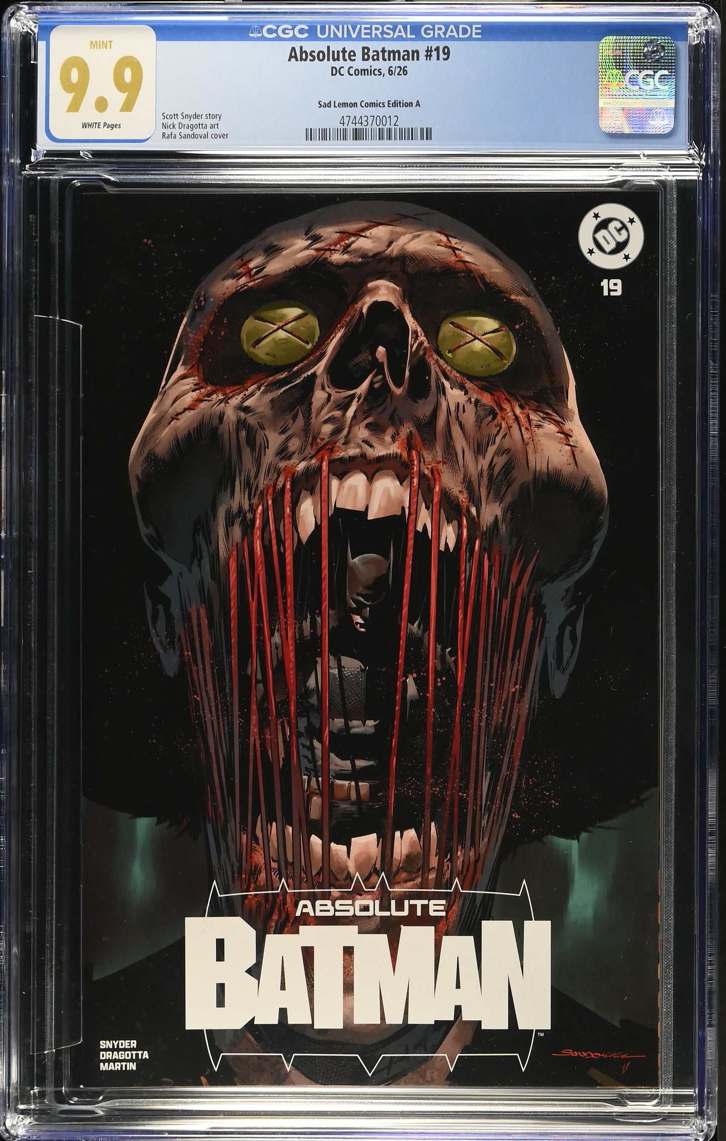 ABSOLUTE BATMAN #19 RAFA SANDOVAL TRADE DRESS VARIANT LIMITED TO 2000 COPIES CGC 9.9