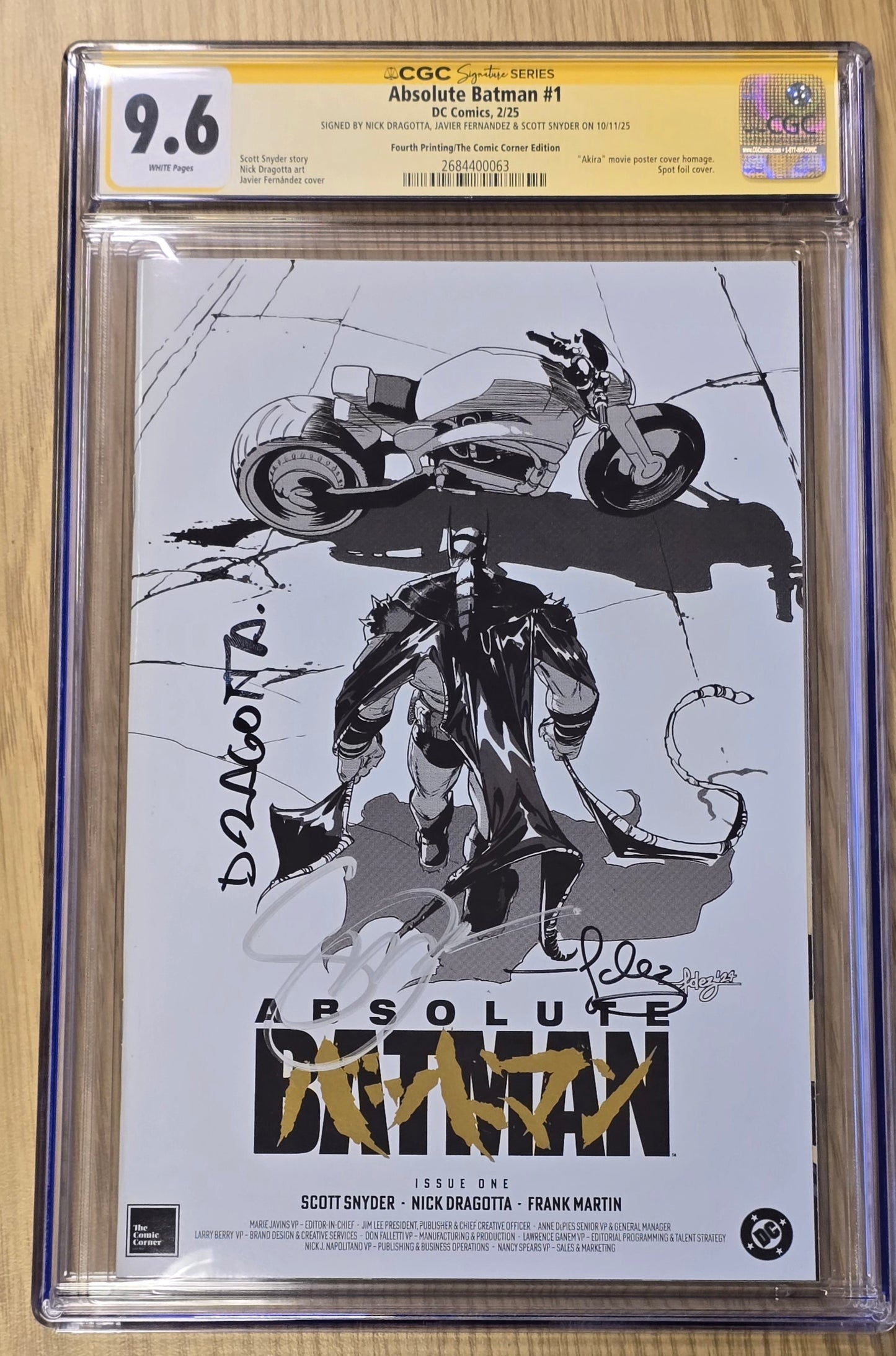 ABSOLUTE BATMAN #1 JAVI FERNANDEZ AKIRA HOMAGE GOLD FOIL SKETCH VARIANT LIMITED TO 2500 COPIES CGC TRIPLE SS 9.6 SIGNED BY FERNANDEZ, DRAGOTTA & SNYDER