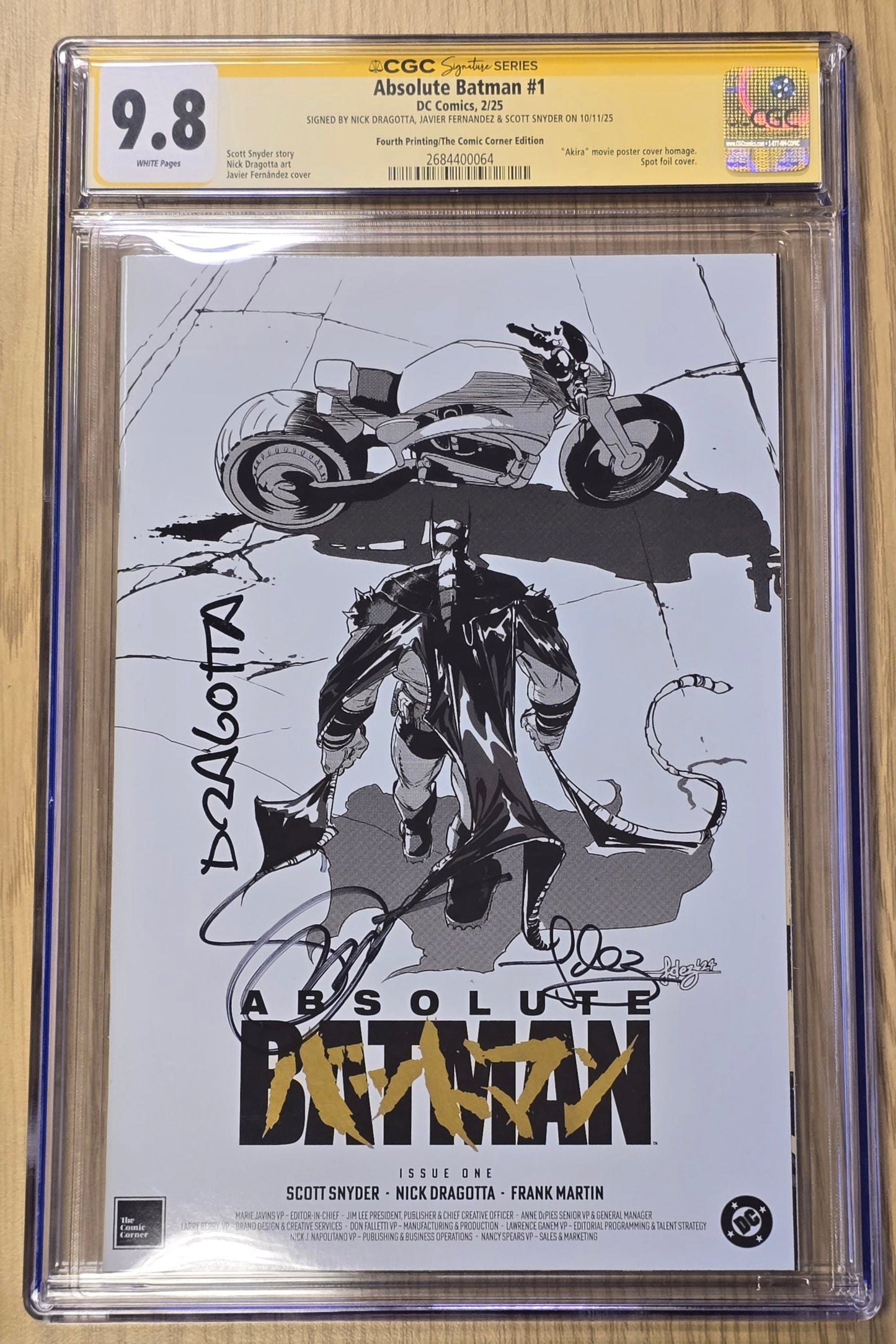 ABSOLUTE BATMAN #1 JAVI FERNANDEZ AKIRA HOMAGE GOLD FOIL SKETCH VARIANT LIMITED TO 2500 COPIES CGC TRIPLE SS 9.8 SIGNED BY FERNANDEZ, DRAGOTTA & SNYDER