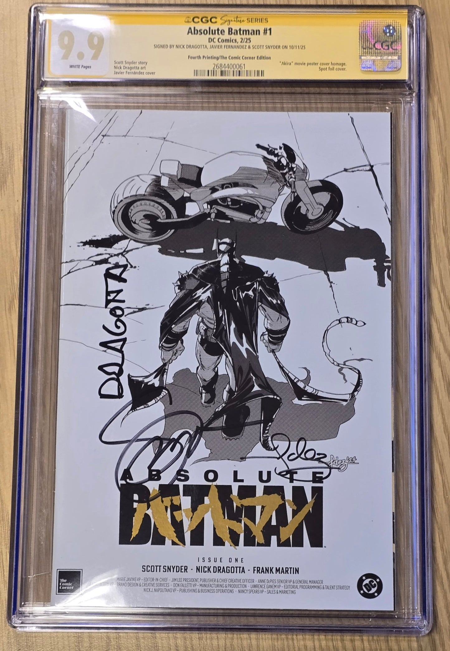 ABSOLUTE BATMAN #1 JAVI FERNANDEZ AKIRA HOMAGE GOLD FOIL SKETCH VARIANT LIMITED TO 2500 COPIES CGC TRIPLE SS 9.9 SIGNED BY FERNANDEZ, DRAGOTTA & SNYDER - ONLY 1 ON CENSUS