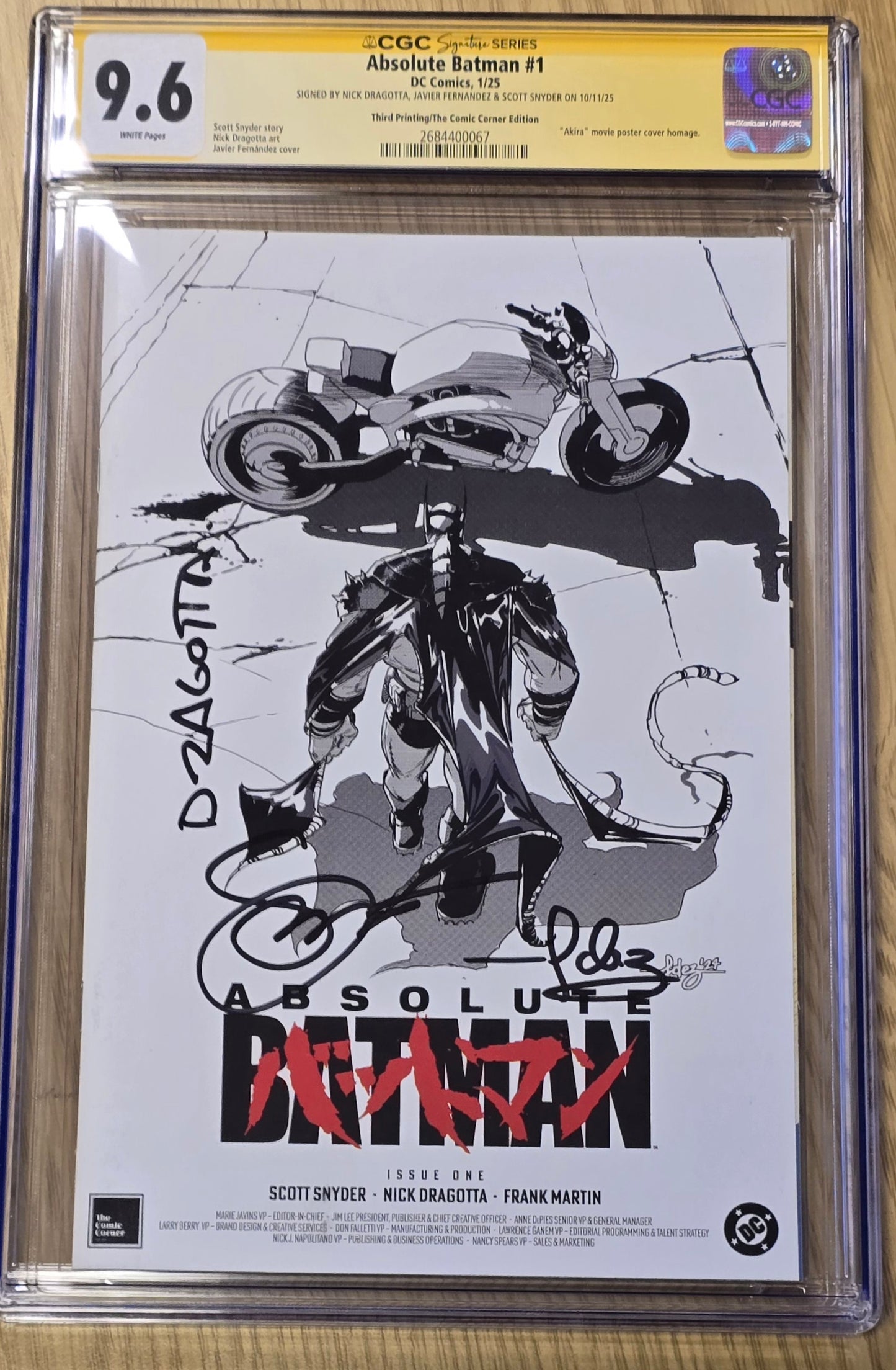 ABSOLUTE BATMAN #1 JAVI FERNANDEZ AKIRA HOMAGE SKETCH VARIANT LIMITED TO 2000 COPIES CGC TRIPLE SS 9.6 SIGNED BY FERNANDEZ, DRAGOTTA & SNYDER