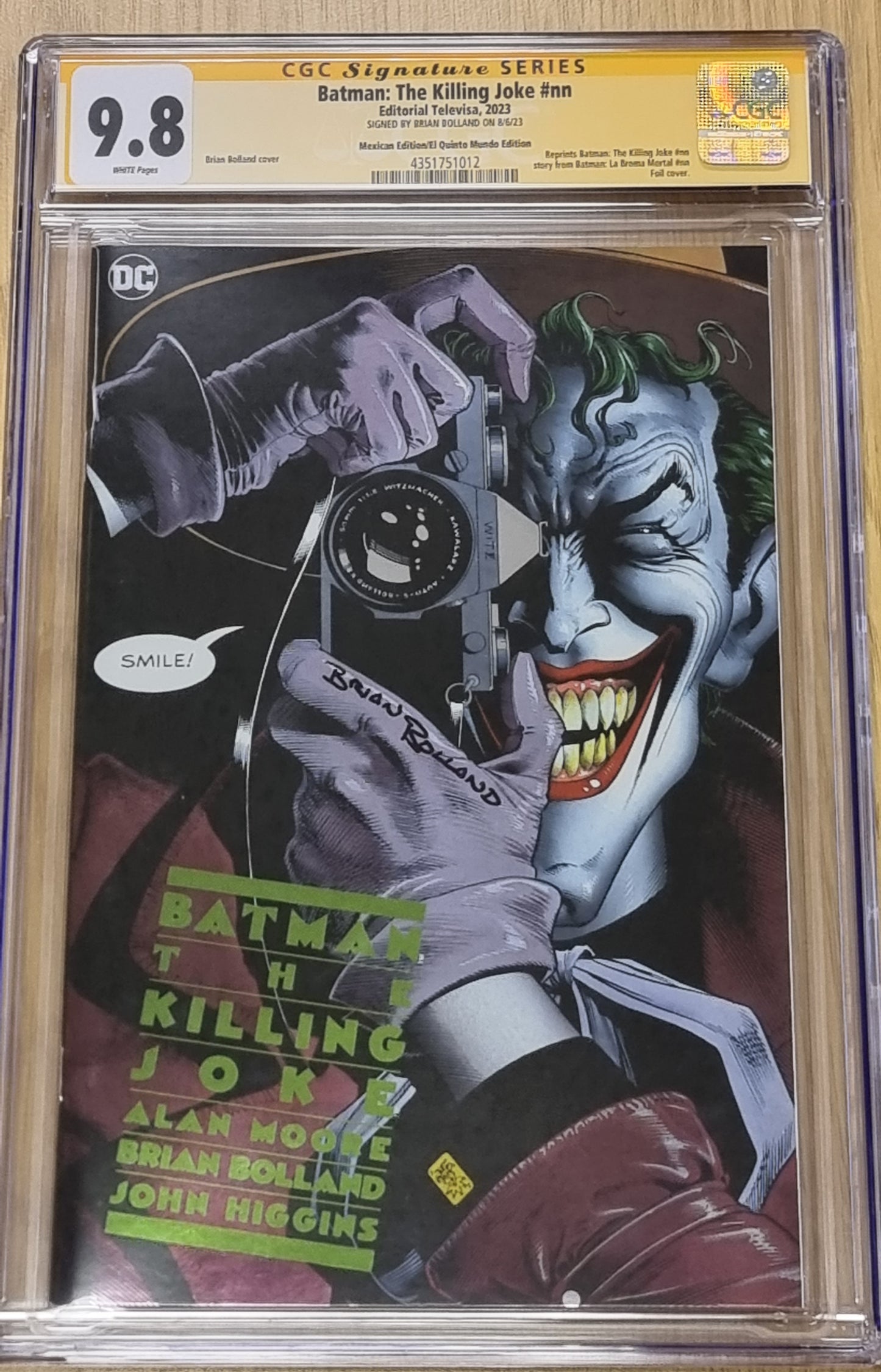 BATMAN : THE KILLING JOKE #1 BRIAN BOLLAND MEXICAN FOIL VARIANT LIMITED TO 1000 COPIES CGC SS 9.8